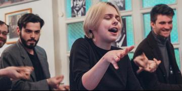 Молодий співає!